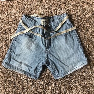 Oshkosh girls shorts- 2T